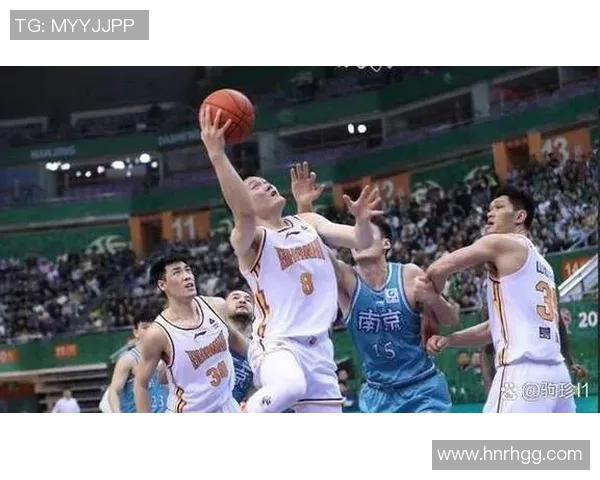 西安篮球队中路突破战术解析与实战应用探讨